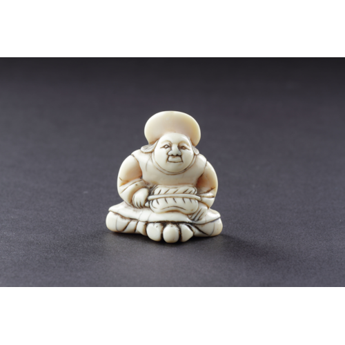 Japanese Ivory Netsuke of a Dutchman Wearing a Broad Rimmed Hat